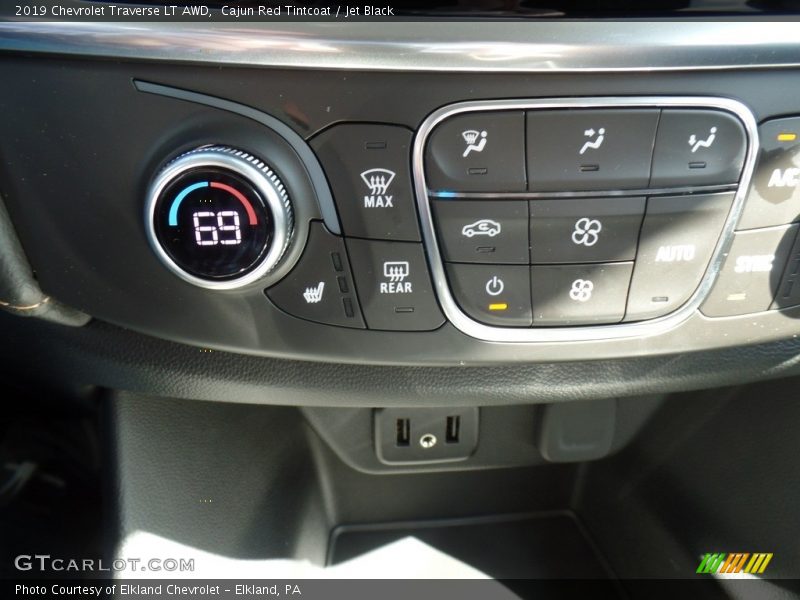 Cajun Red Tintcoat / Jet Black 2019 Chevrolet Traverse LT AWD