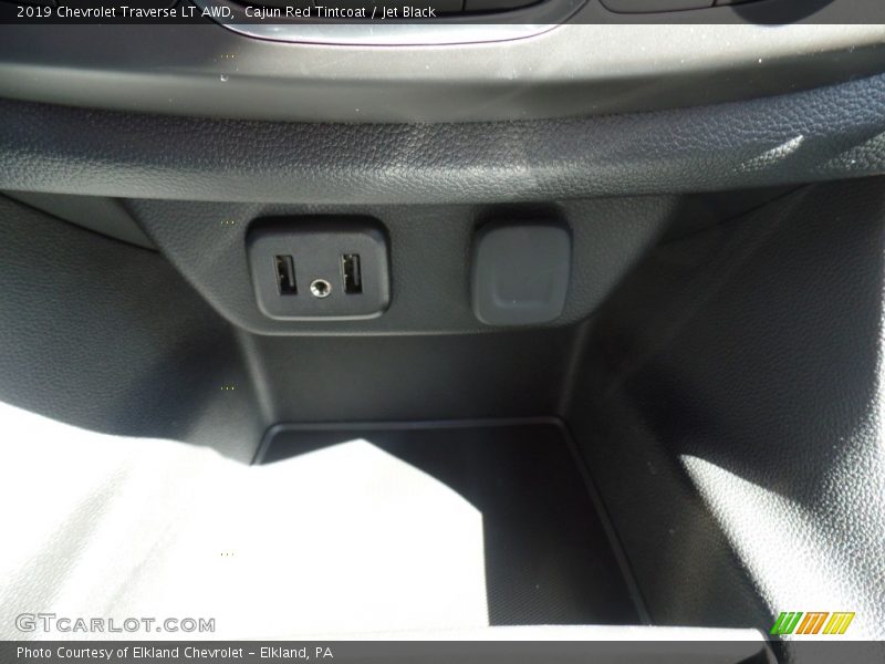 Cajun Red Tintcoat / Jet Black 2019 Chevrolet Traverse LT AWD
