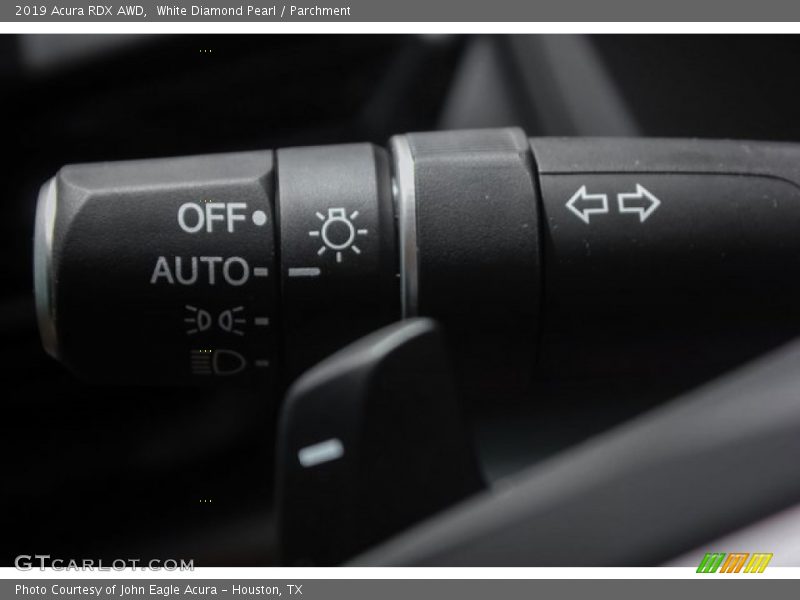 White Diamond Pearl / Parchment 2019 Acura RDX AWD