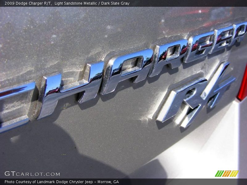 Light Sandstone Metallic / Dark Slate Gray 2009 Dodge Charger R/T