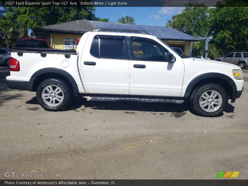 Oxford White / Light Stone 2007 Ford Explorer Sport Trac XLT 4x4