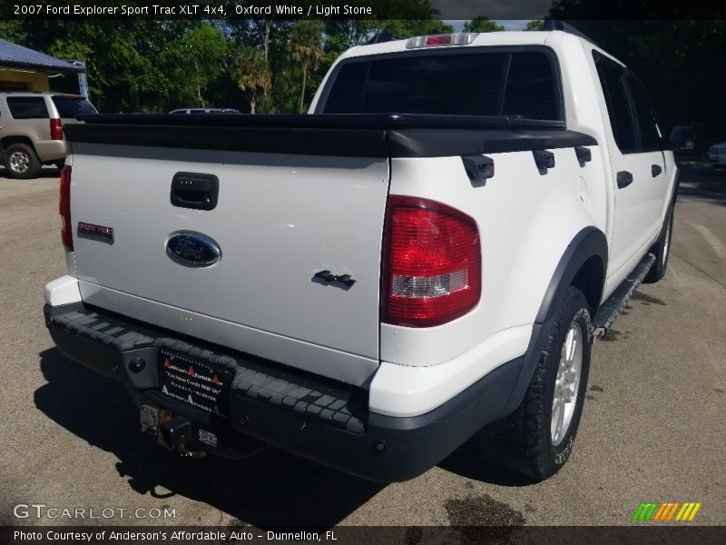 Oxford White / Light Stone 2007 Ford Explorer Sport Trac XLT 4x4