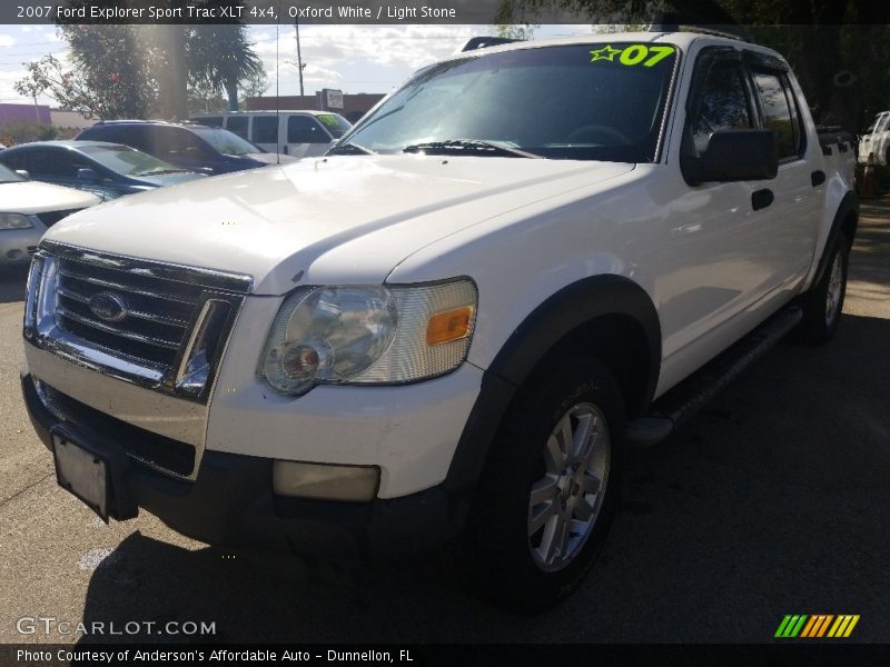 Oxford White / Light Stone 2007 Ford Explorer Sport Trac XLT 4x4