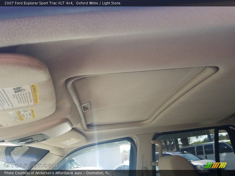 Oxford White / Light Stone 2007 Ford Explorer Sport Trac XLT 4x4