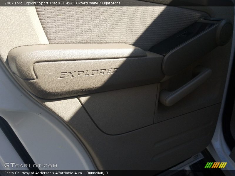 Oxford White / Light Stone 2007 Ford Explorer Sport Trac XLT 4x4