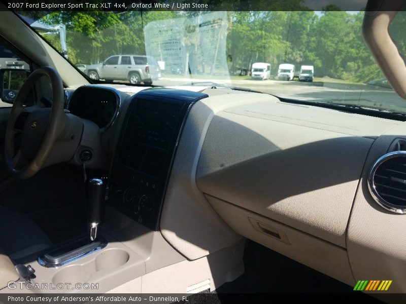 Oxford White / Light Stone 2007 Ford Explorer Sport Trac XLT 4x4
