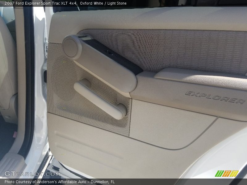 Oxford White / Light Stone 2007 Ford Explorer Sport Trac XLT 4x4