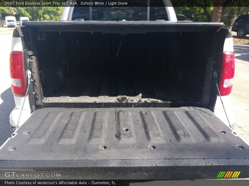 Oxford White / Light Stone 2007 Ford Explorer Sport Trac XLT 4x4