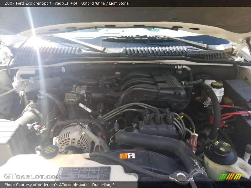 Oxford White / Light Stone 2007 Ford Explorer Sport Trac XLT 4x4