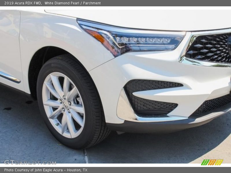 White Diamond Pearl / Parchment 2019 Acura RDX FWD