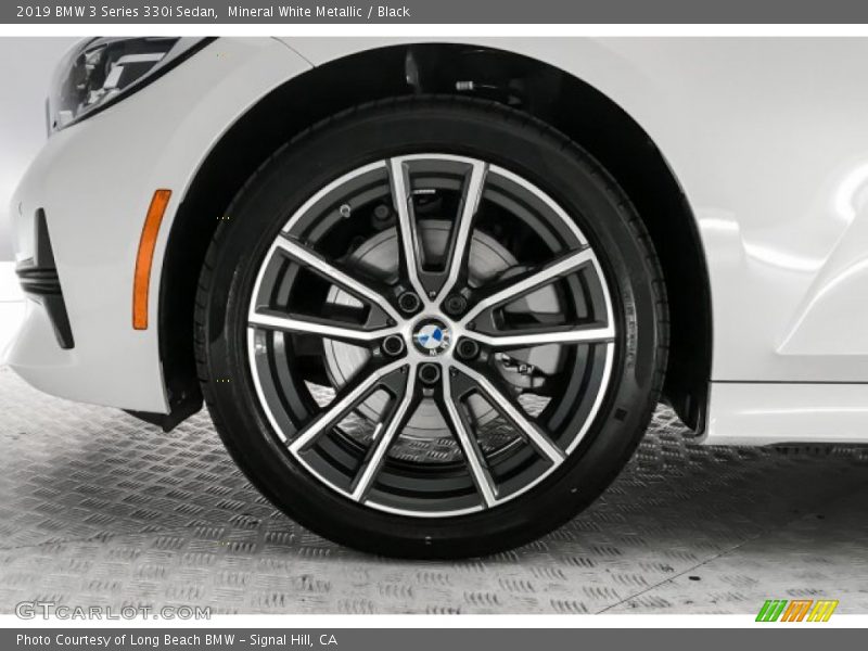 Mineral White Metallic / Black 2019 BMW 3 Series 330i Sedan