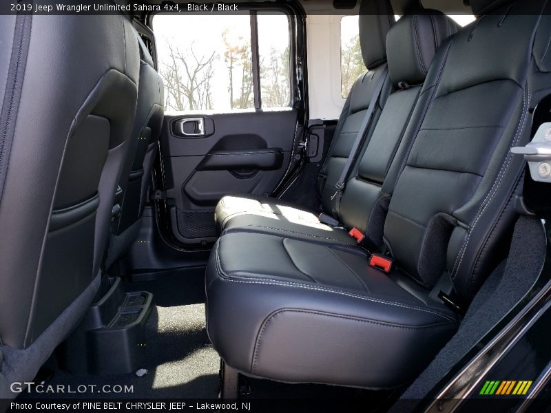 Black / Black 2019 Jeep Wrangler Unlimited Sahara 4x4