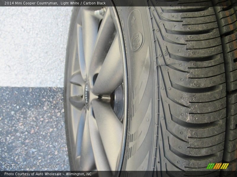Light White / Carbon Black 2014 Mini Cooper Countryman
