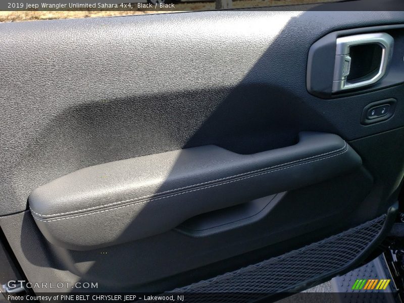 Black / Black 2019 Jeep Wrangler Unlimited Sahara 4x4