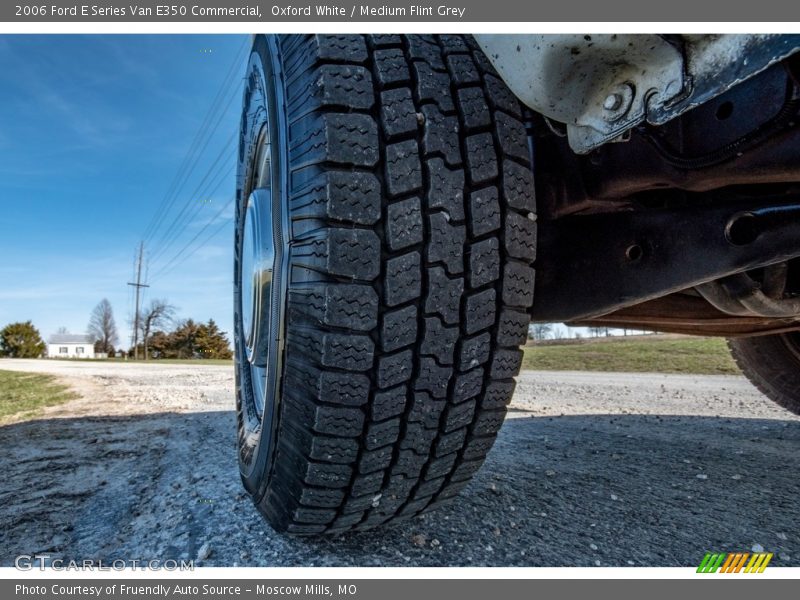 Oxford White / Medium Flint Grey 2006 Ford E Series Van E350 Commercial