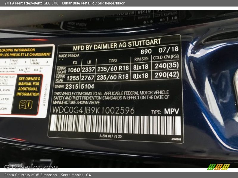 Lunar Blue Metallic / Silk Beige/Black 2019 Mercedes-Benz GLC 300