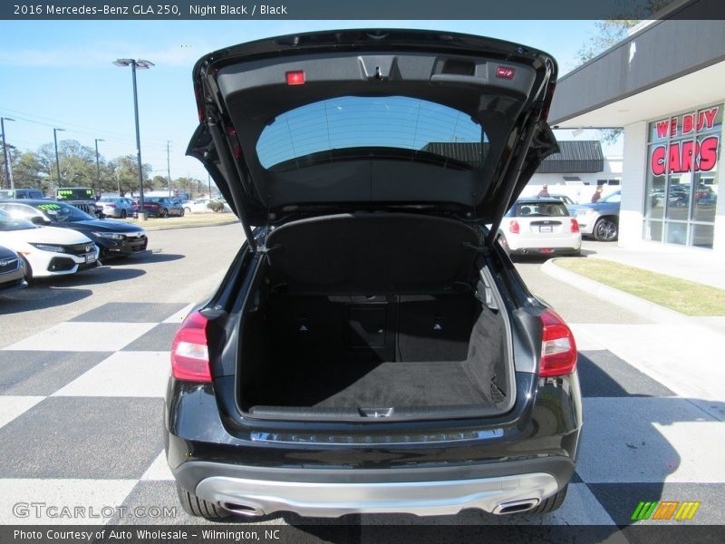 Night Black / Black 2016 Mercedes-Benz GLA 250