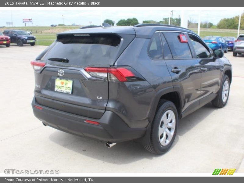 Magnetic Gray Metallic / Black 2019 Toyota RAV4 LE
