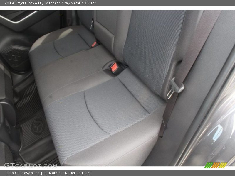 Magnetic Gray Metallic / Black 2019 Toyota RAV4 LE