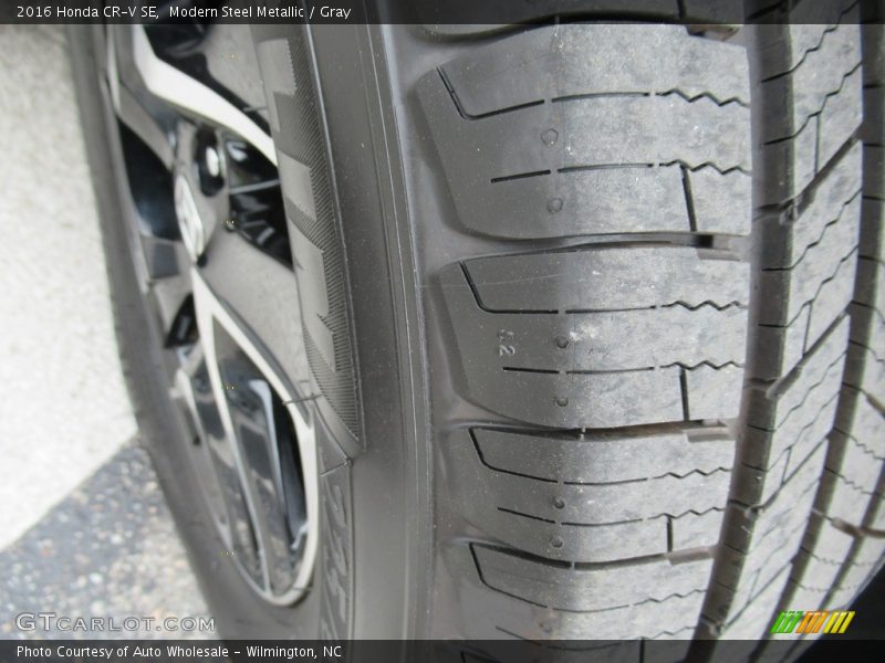 Modern Steel Metallic / Gray 2016 Honda CR-V SE