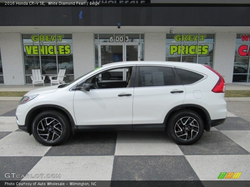 White Diamond Pearl / Beige 2016 Honda CR-V SE