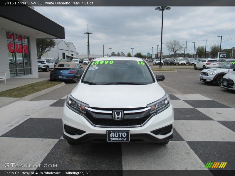 White Diamond Pearl / Beige 2016 Honda CR-V SE