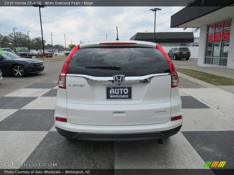 White Diamond Pearl / Beige 2016 Honda CR-V SE