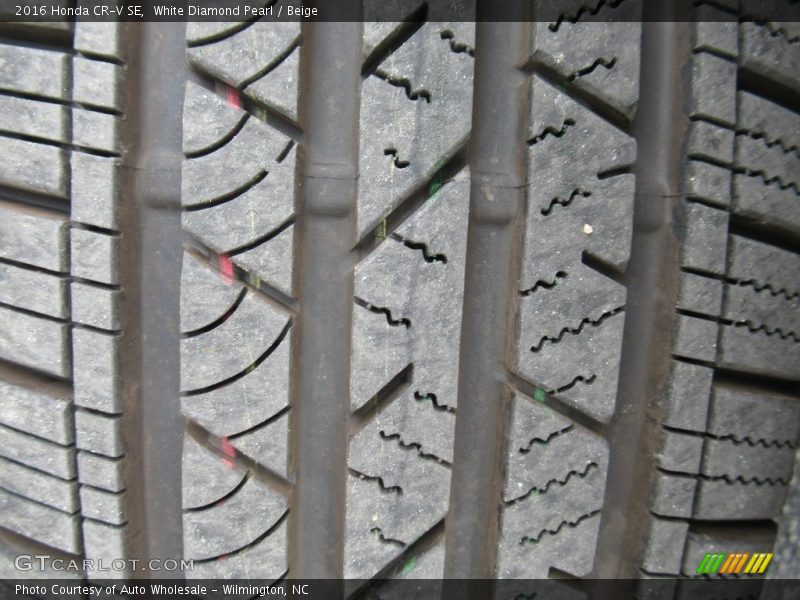 White Diamond Pearl / Beige 2016 Honda CR-V SE