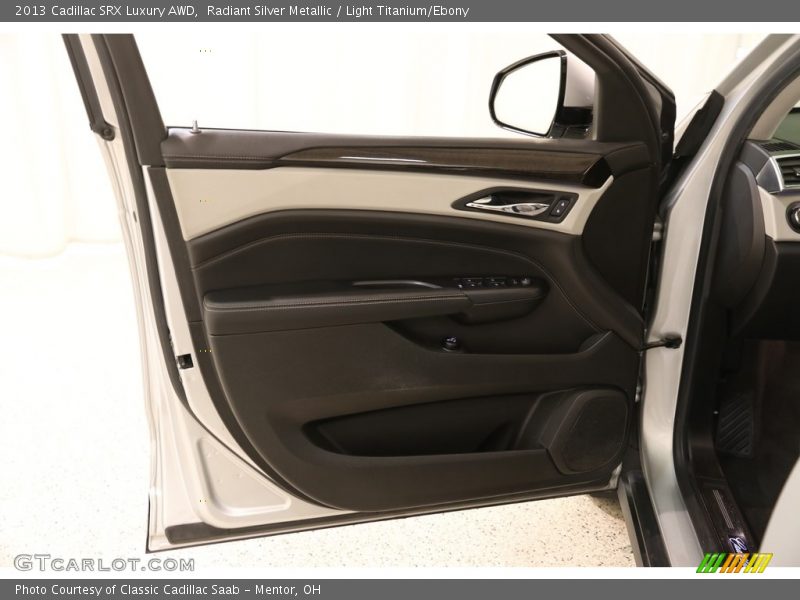 Radiant Silver Metallic / Light Titanium/Ebony 2013 Cadillac SRX Luxury AWD