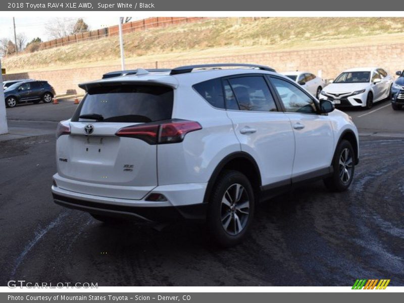 Super White / Black 2018 Toyota RAV4 XLE AWD