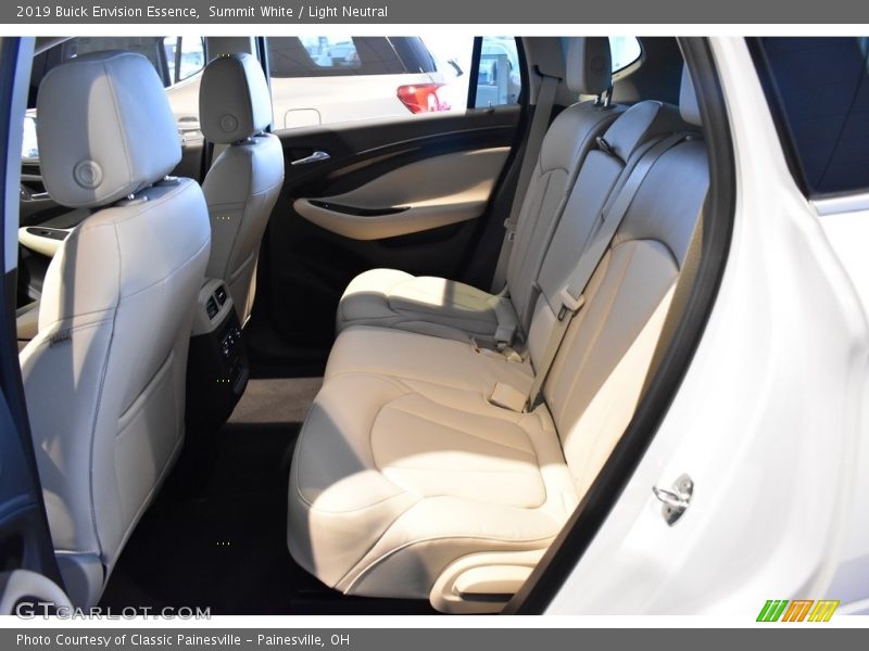 Summit White / Light Neutral 2019 Buick Envision Essence