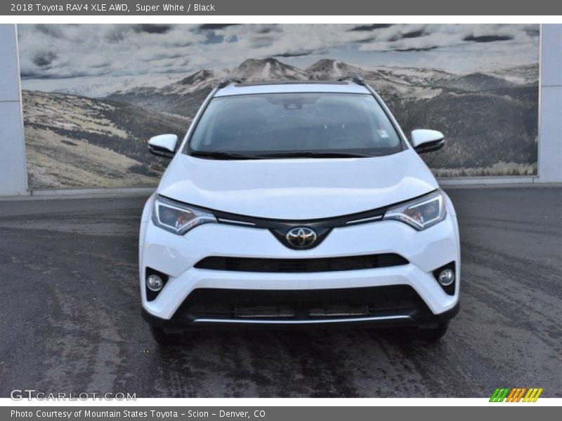 Super White / Black 2018 Toyota RAV4 XLE AWD