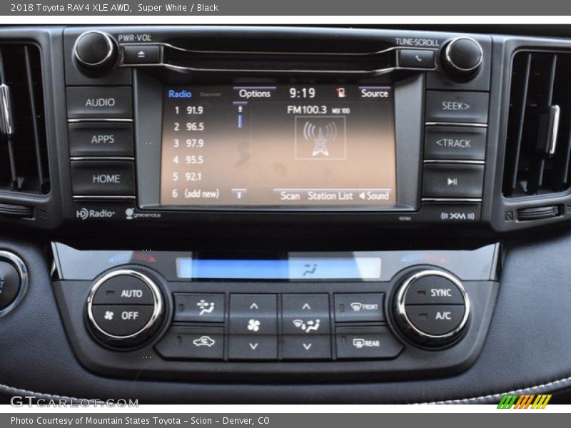 Super White / Black 2018 Toyota RAV4 XLE AWD