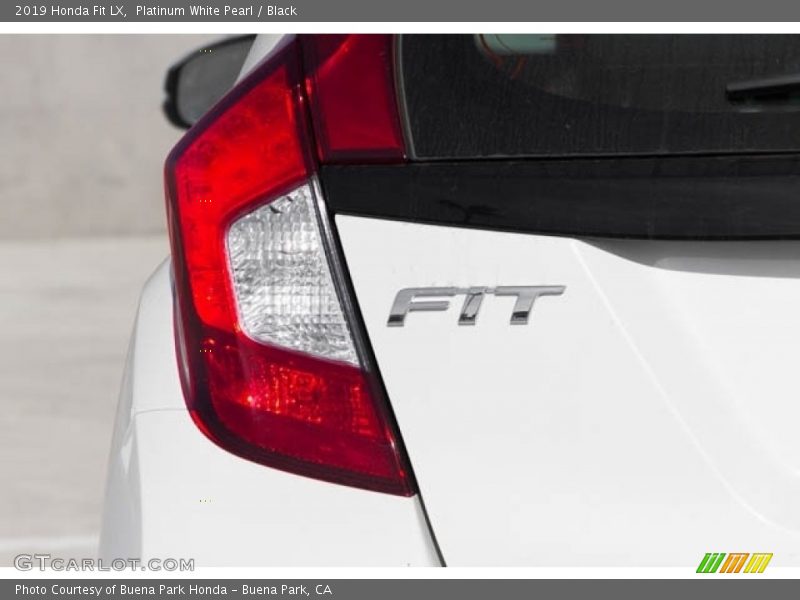 Platinum White Pearl / Black 2019 Honda Fit LX