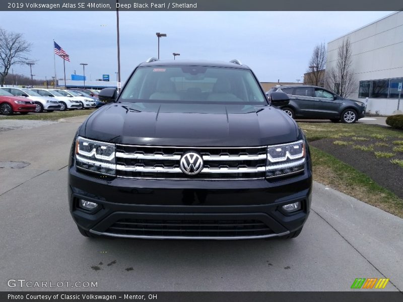 Deep Black Pearl / Shetland 2019 Volkswagen Atlas SE 4Motion