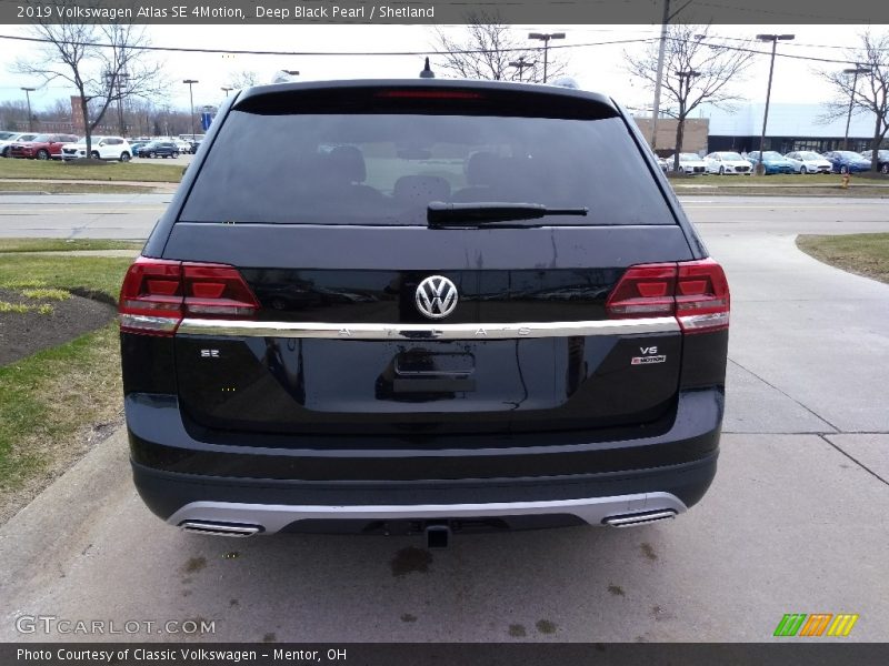 Deep Black Pearl / Shetland 2019 Volkswagen Atlas SE 4Motion