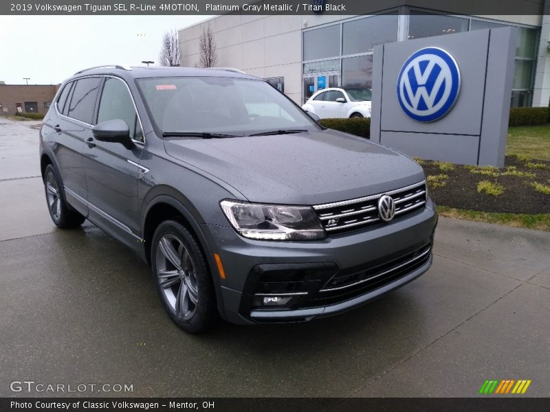 Front 3/4 View of 2019 Tiguan SEL R-Line 4MOTION