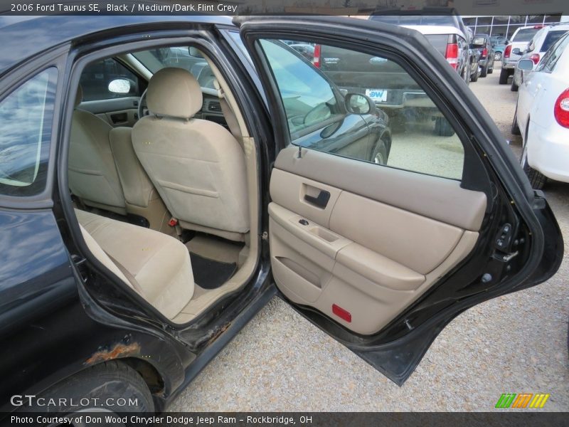 Black / Medium/Dark Flint Grey 2006 Ford Taurus SE