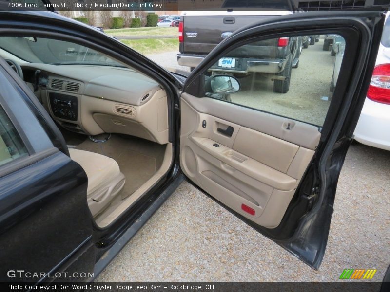 Black / Medium/Dark Flint Grey 2006 Ford Taurus SE