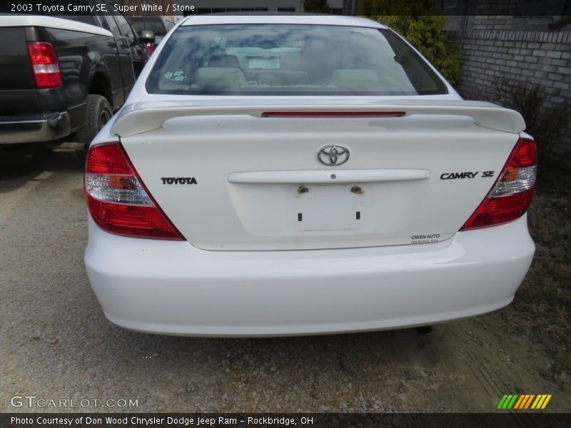 Super White / Stone 2003 Toyota Camry SE