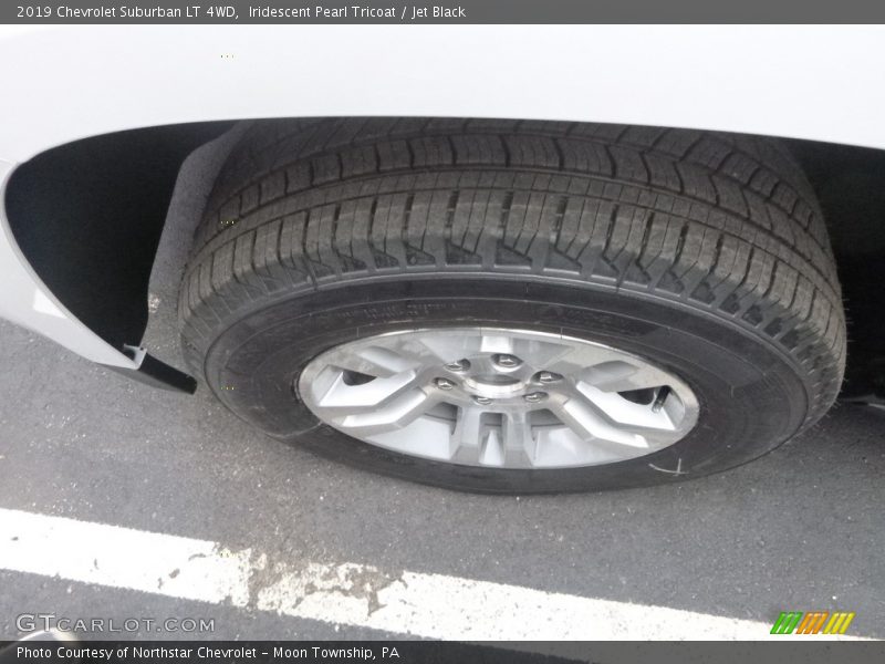 Iridescent Pearl Tricoat / Jet Black 2019 Chevrolet Suburban LT 4WD