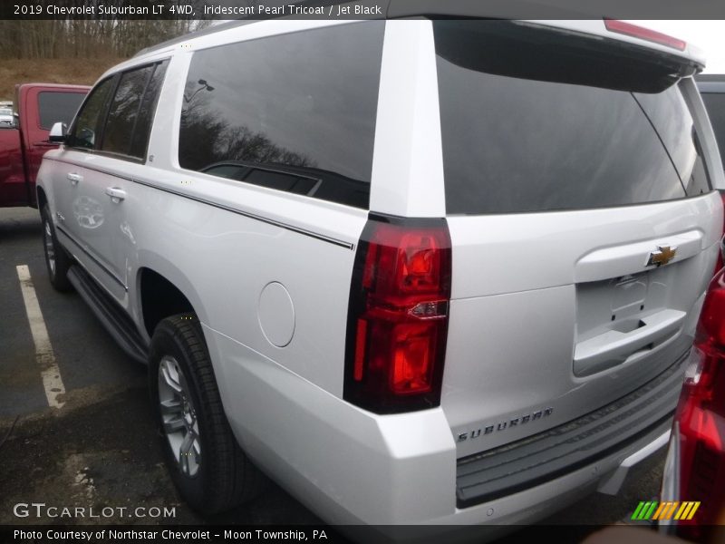 Iridescent Pearl Tricoat / Jet Black 2019 Chevrolet Suburban LT 4WD