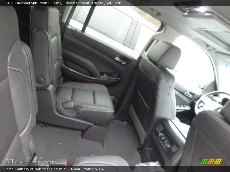 Iridescent Pearl Tricoat / Jet Black 2019 Chevrolet Suburban LT 4WD