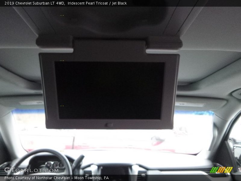Iridescent Pearl Tricoat / Jet Black 2019 Chevrolet Suburban LT 4WD
