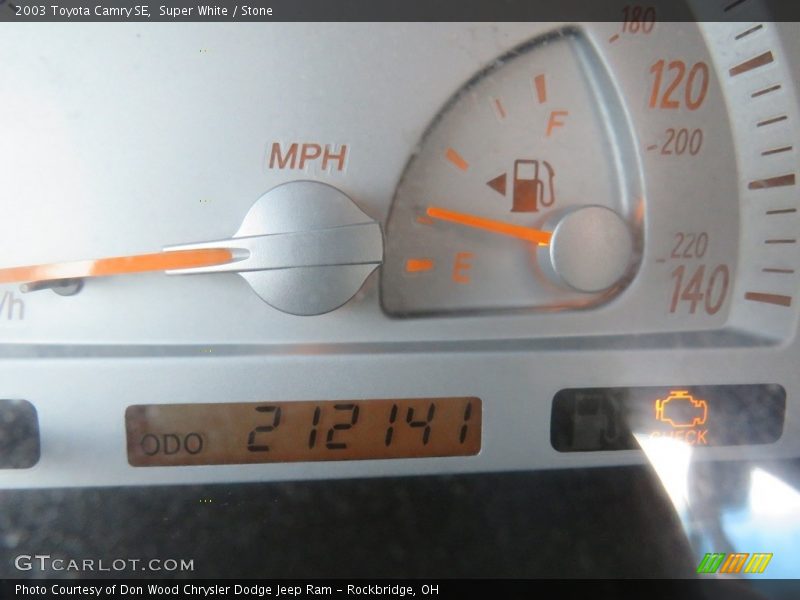 Super White / Stone 2003 Toyota Camry SE