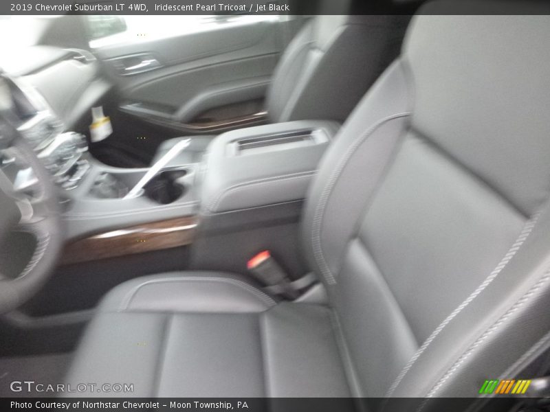 Iridescent Pearl Tricoat / Jet Black 2019 Chevrolet Suburban LT 4WD