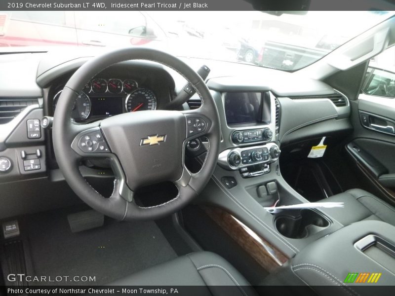 Iridescent Pearl Tricoat / Jet Black 2019 Chevrolet Suburban LT 4WD
