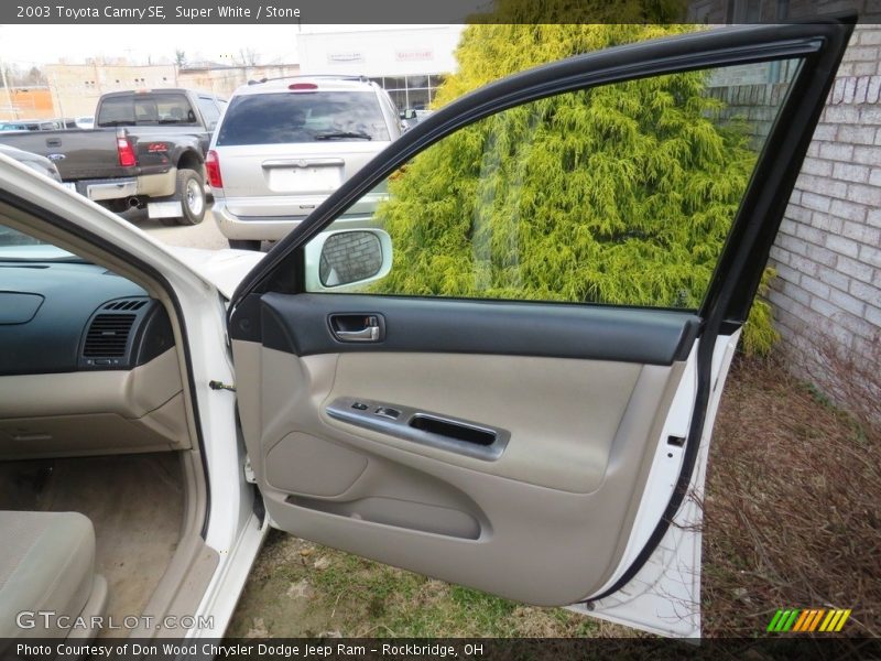 Super White / Stone 2003 Toyota Camry SE