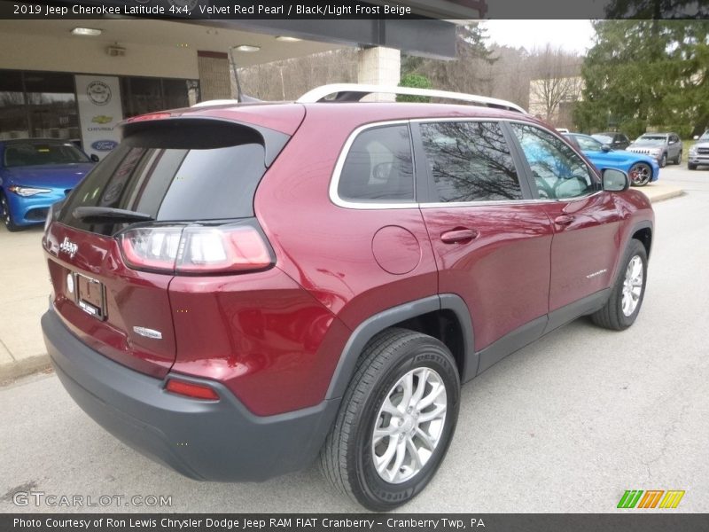 Velvet Red Pearl / Black/Light Frost Beige 2019 Jeep Cherokee Latitude 4x4