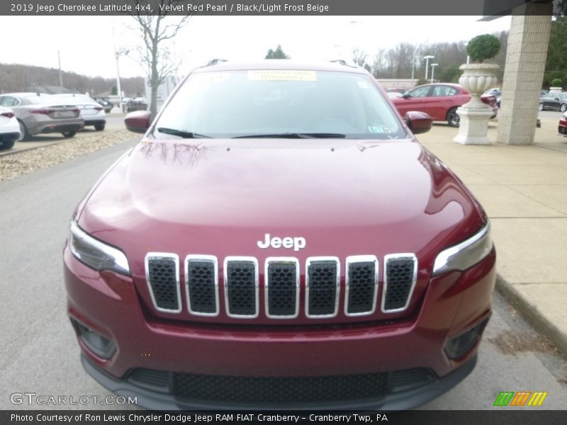 Velvet Red Pearl / Black/Light Frost Beige 2019 Jeep Cherokee Latitude 4x4